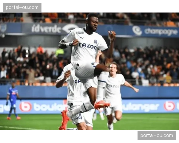 战术复盘：里昂变阵三后卫未见效，客场负于马赛暴露中场失控问题