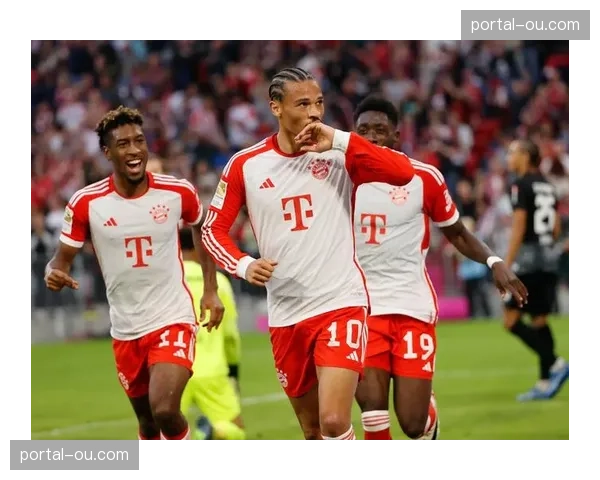 拜仁让二追三逆转弗赖堡，比朔夫双响助球队达成联赛百球